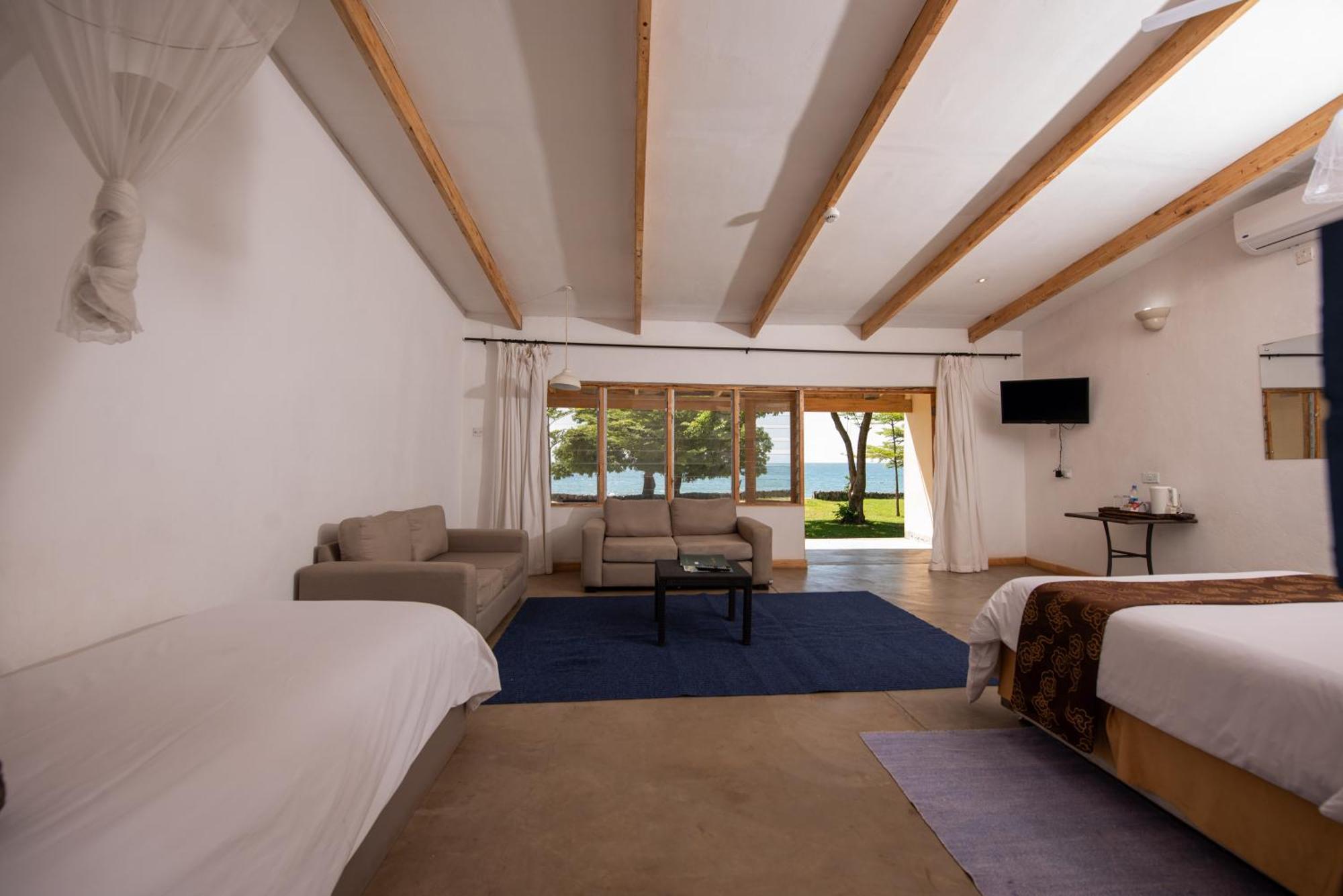 Sunbird Chintheche Hotel Nkhata Bay ภายนอก รูปภาพ