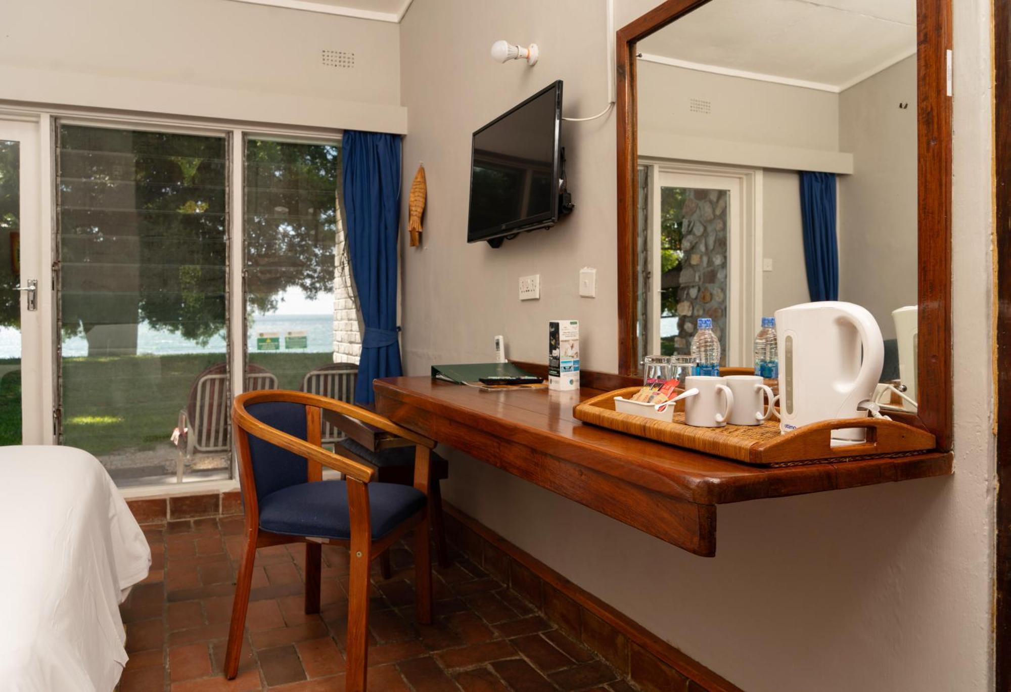 Sunbird Chintheche Hotel Nkhata Bay ภายนอก รูปภาพ