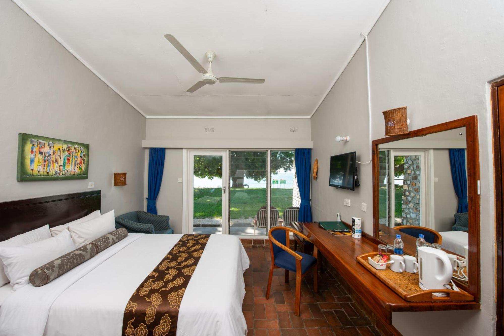 Sunbird Chintheche Hotel Nkhata Bay ภายนอก รูปภาพ